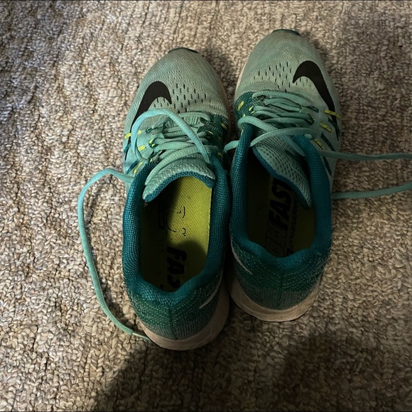 Nike running shoes - Picture 2 of 4